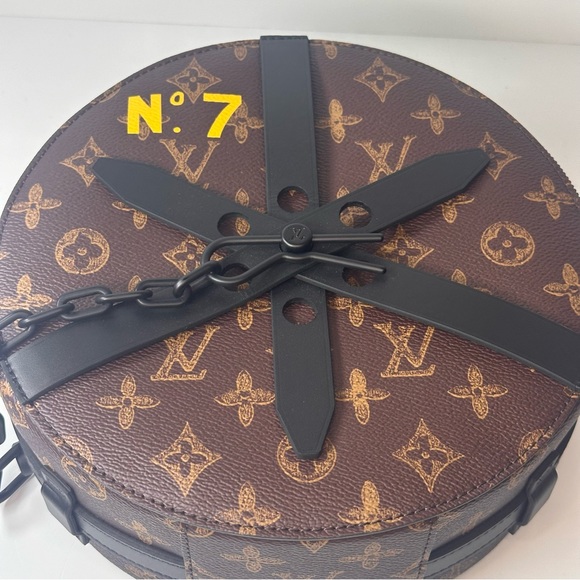Louis Vuitton Monogram N°7 Wheel Box - Picture 14 of 16